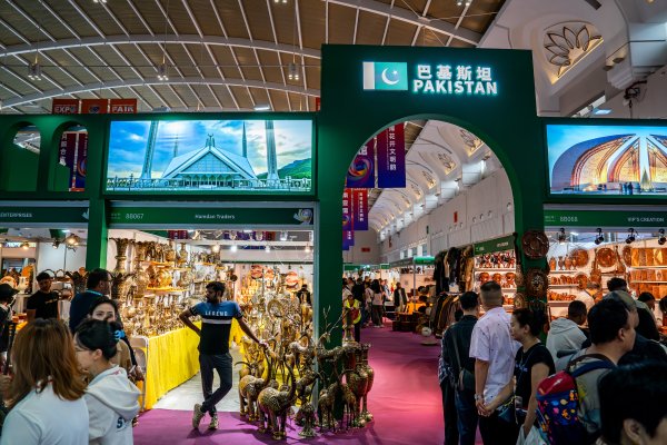 杠杆配资公司 南博会上体验南亚异域风情